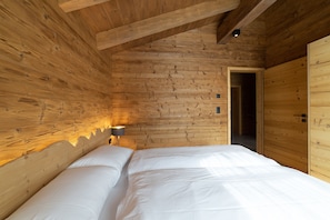 3 Schlafzimmer, Schreibtisch, Reisekinderbett, kostenloses WLAN