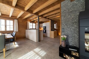 Fridge, oven, dishwasher, coffee/tea maker