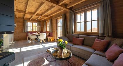 Hinterrugg 8-person chalet with sauna and hot tub.