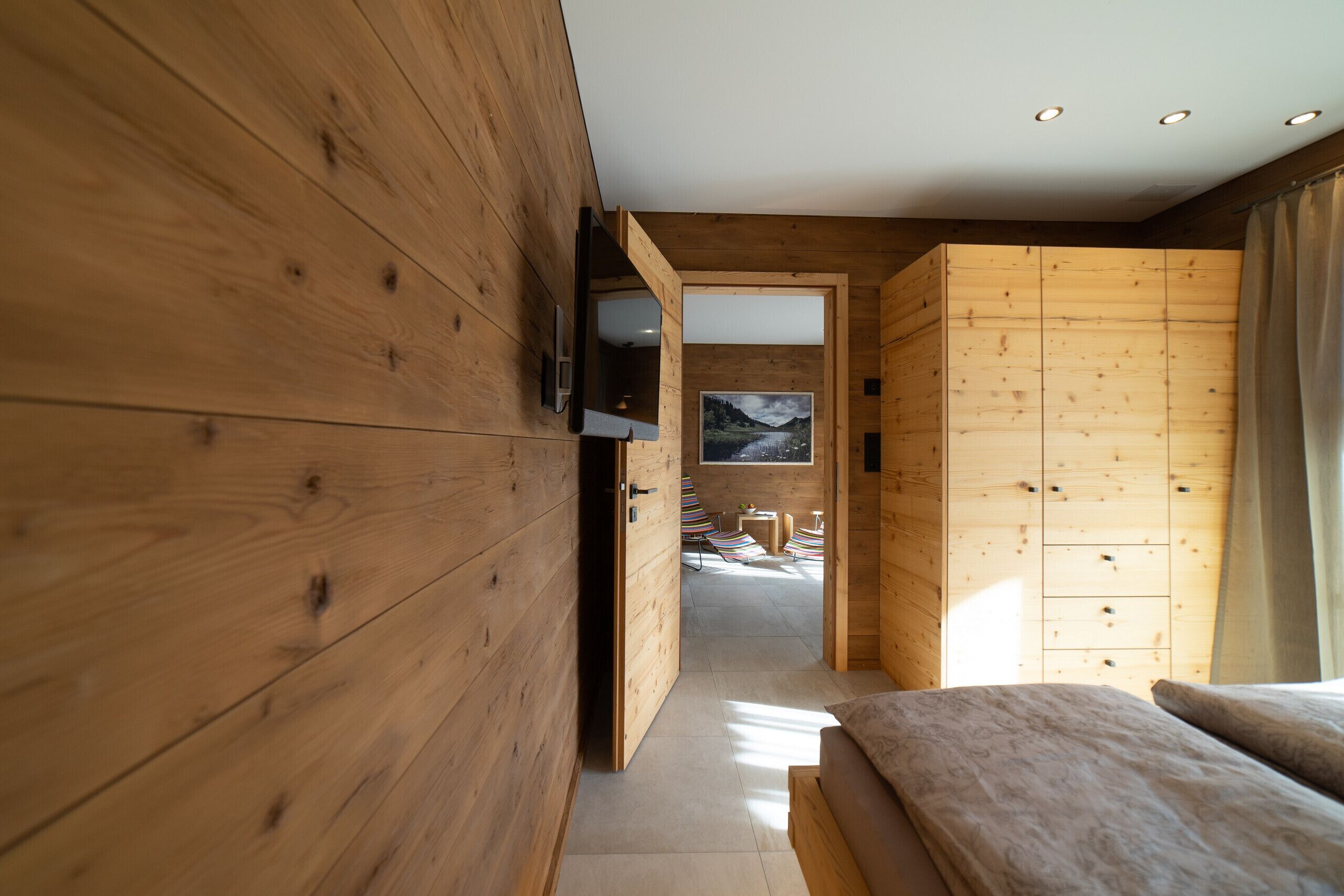 4 bedrooms, desk, travel cot, free WiFi