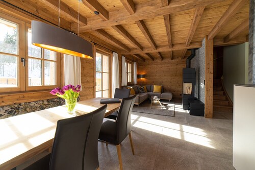 Schafberg 4-room chalet near the mountain railways