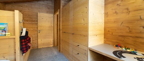 3 Schlafzimmer, Schreibtisch, Reisekinderbett, kostenloses WLAN