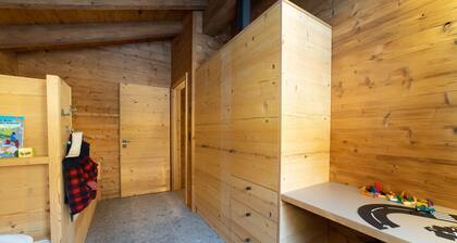 Selung 4-room chalet near the mountain railways