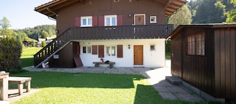 Frühweid 4-room holiday apartment next to the mountain railways