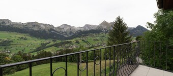 Jambo Pua 5.5-room holiday home in the middle of the mountains