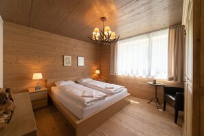 3 quartos, Wi-Fi de cortesia, roupa de cama