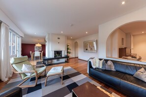 TV, peis og DVD-spiller