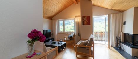 تلفزيون، مدفأة، تنس طاولة