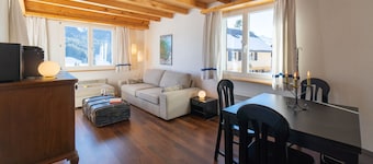 Sonnhalde 5-room holiday home with mountain view