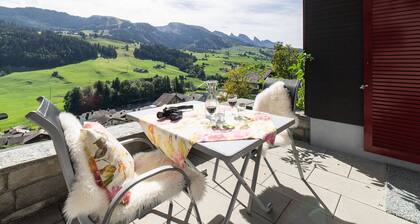 Steinrüti 5-room holiday home with view on the Churfirsten mountains
