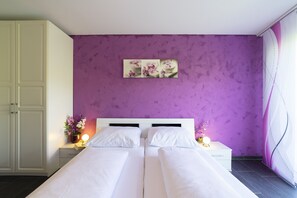 2 bedrooms, desk, free WiFi, bed sheets