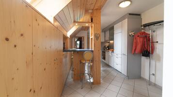 Réfrigérateur, four, lave-vaisselle, cafetiÚre/bouilloire