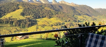 Vista Montagna 3-room holiday apartment with mountain view