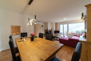 Dining - Vista Montagna 3-room holiday apartment with mountain view (Unterwasser)