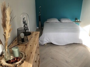 3 chambres, fer et planche à repasser, Wi-Fi, draps fournis