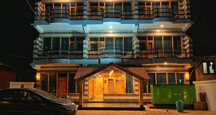Hotel Mid Orchard Kasol (Riverside)
