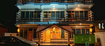 Hotel Mid Orchard Kasol (Riverside)