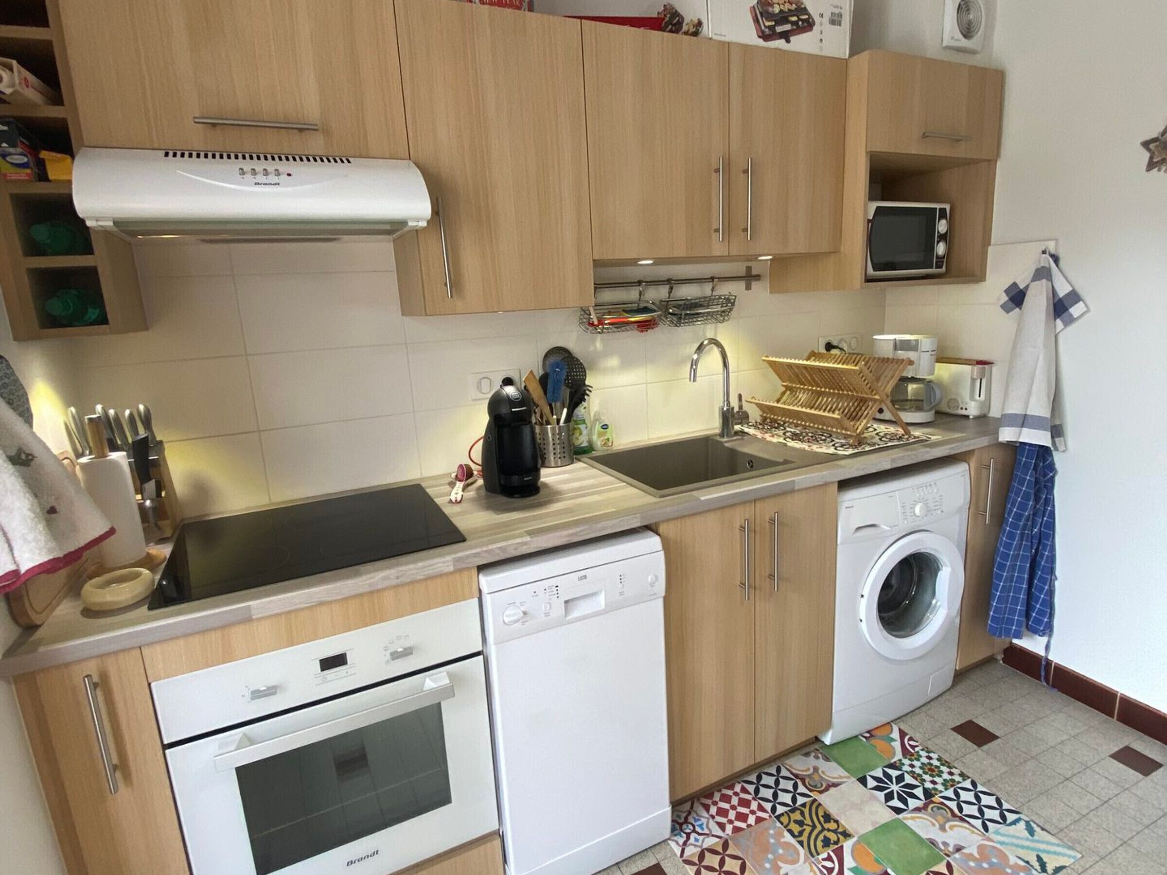 Réfrigérateur, micro-ondes, lave-vaisselle