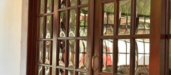 Safe Stay Guest House
near town, garages & schools & restaurants 