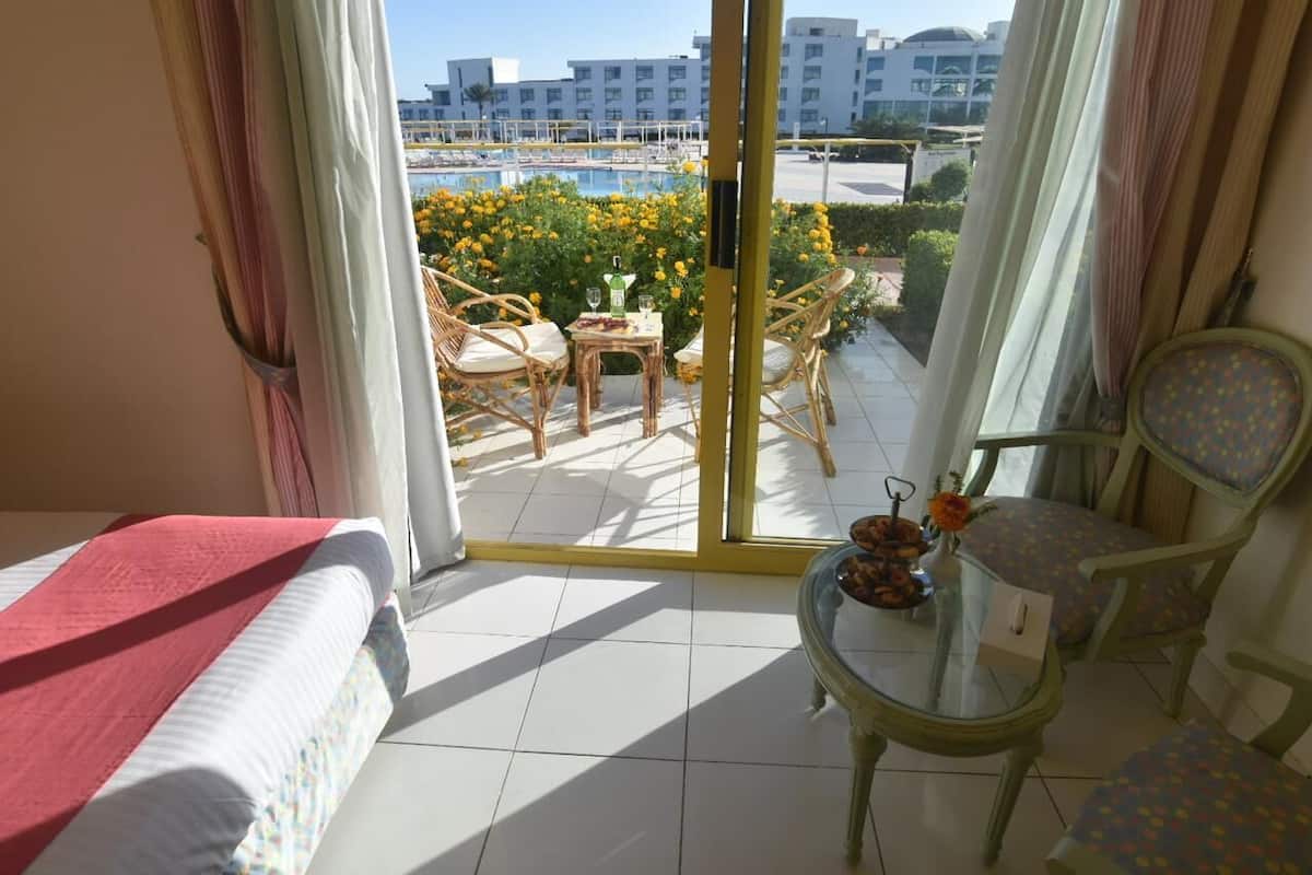 Minibar, in-room safe, individually furnished, soundproofing