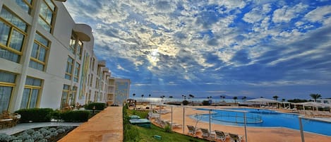 2 piscine all'aperto