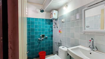Shower, rainfall showerhead, towels