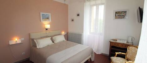 1 chambre, fer et planche Ă repasser, Wi-Fi, draps fournis