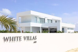 Exterior - Private Villa w/Pool,Resort Amenities and Beach 1 (Providenciales)