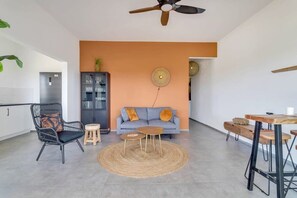 TV - Belnem Breeze Kas di Mars with Communal Pool (Kralendijk)