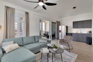 TV - Laguna Breeze with Laguna Marina View (Kralendijk)