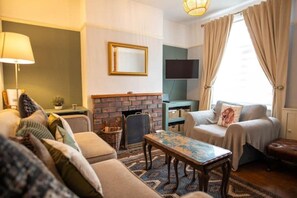 TV - Dog Friendly, Peak District Home (Whaley Bridge)