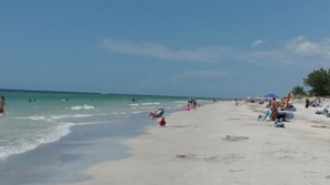 Guests can enjoy swimming, sunbathing, and walking along the shore.