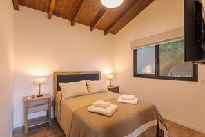 2 chambres, fer et planche à repasser, lit parapluie, Wi-Fi gratuit