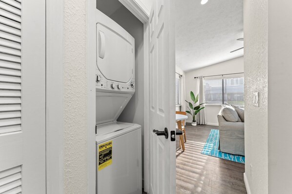 Interior - Beachside Pet Friendly Retreat|New Grass|Laundry (Panama City Beach)