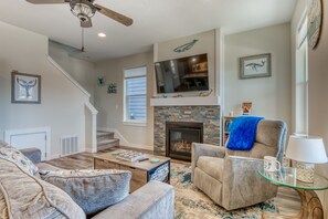 Smart TV, fireplace, video games - Oceanview Includes Arcade the Whale Tale and Arcade! (Depoe Bay)