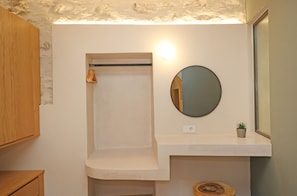 Interior - Siroa Tranquil - A minimalistic chic house in the heart of Hermoupoli (Ermoupoli)