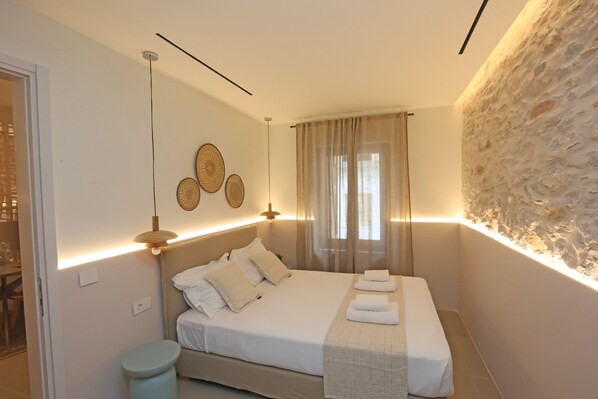 2 bedrooms, iron/ironing board, travel cot, free WiFi