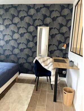 1 bedroom, iron/ironing board, travel cot, free WiFi