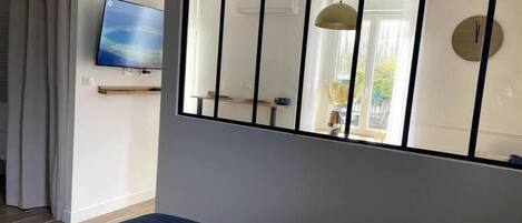 1 bedroom, iron/ironing board, travel cot, free WiFi