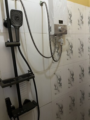 Casa executiva, 2 dormitoris, zona enjardinada | Bany