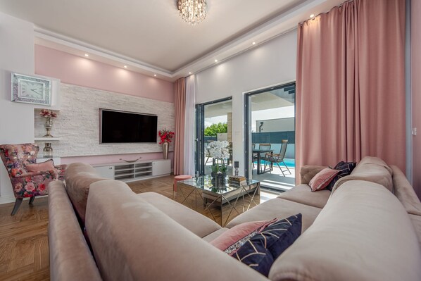 Fireplace - Villa Lorena Dalmacija (Nin)