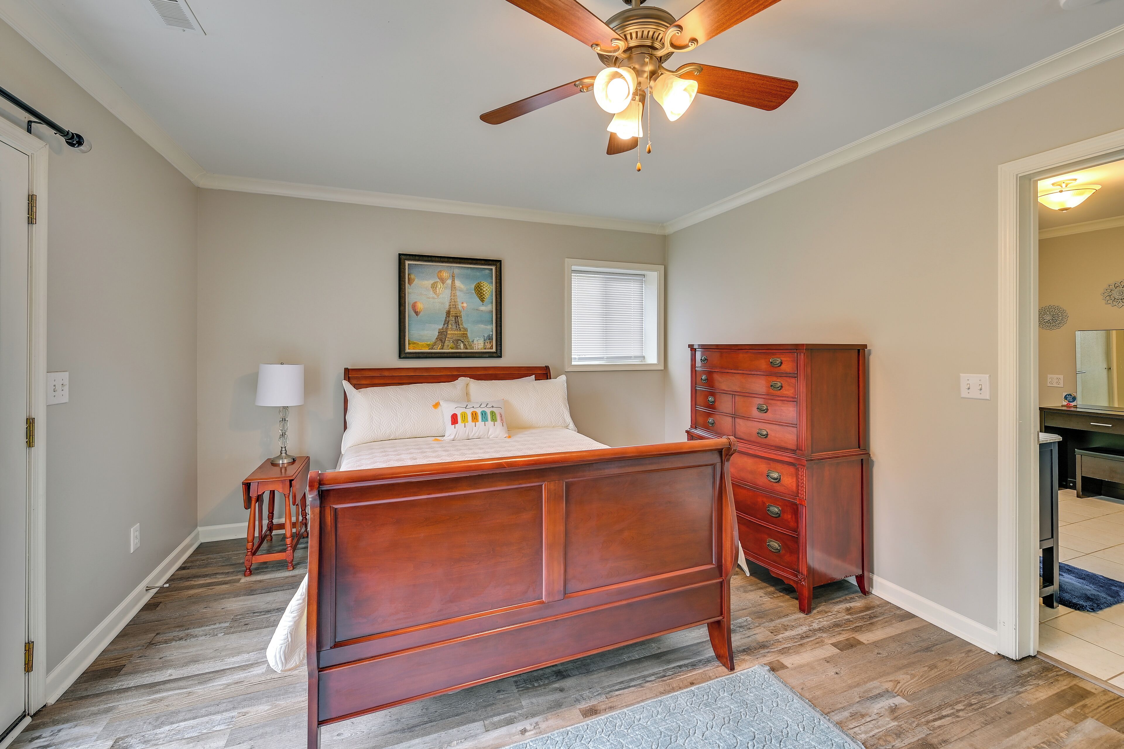 House (4 Bedrooms) | Interior