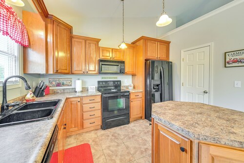 Home w/ Private Pool - 15 Miles to Ark Encounter!