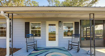 Pet-friendly Florida Escape w/ Patio & Fire Pit!