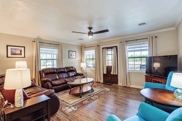 House (3 Bedrooms) | Interior - Pet-friendly Florida Escape w/ Patio & Fire Pit! (O Brien)