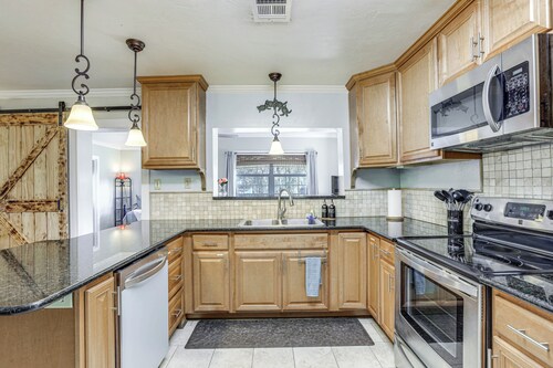 Pet-friendly Florida Escape w/ Patio & Fire Pit!