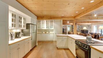 House (Multiple Bedrooms) | Interior