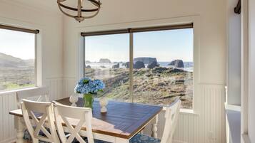 House (4 Bedrooms) | Front of property