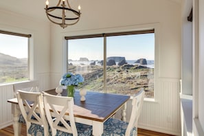 House (4 Bedrooms) | Front of property