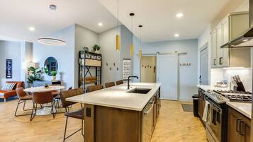 Apartment (1 Bedroom) | Interior